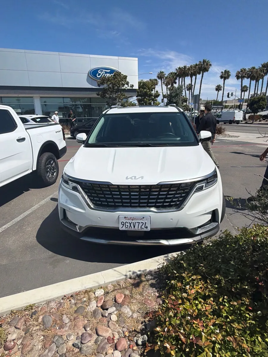 White 2024 Kia Carnival SX Prestige for sale in San Diego, CA