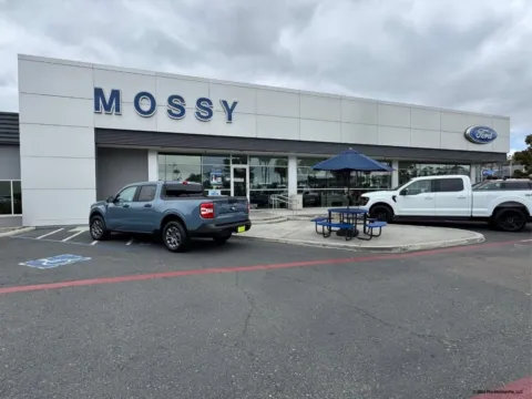 More photos of 2018 Jeep Grand Cherokee Altitude at Mossy Ford, CA