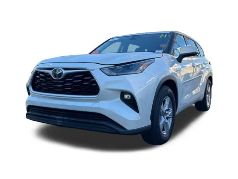 White 2021 Toyota Highlander LE for sale in San Diego, CA