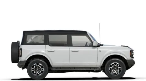 More photos of 2025 Ford Bronco Outer Banks at Mossy Ford, CA