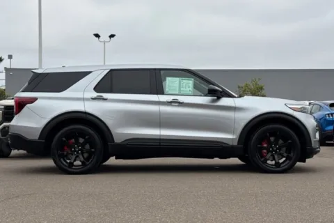 More photos of 2022 Ford Explorer ST at Mossy Ford, CA