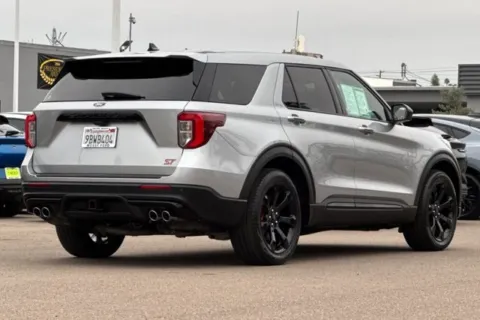 More photos of 2022 Ford Explorer ST at Mossy Ford, CA
