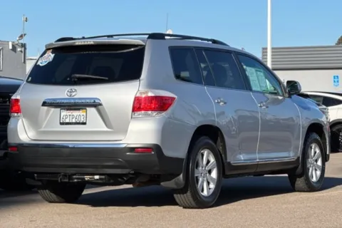 More photos of 2011 Toyota Highlander at Mossy Ford, CA