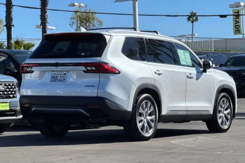 More photos of 2024 Toyota Grand Highlander Limited at Mossy Toyota, CA