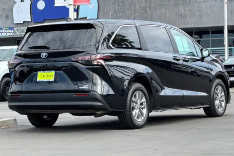 More photos of 2024 Toyota Sienna LE at Mossy Toyota, CA