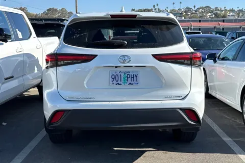 More photos of 2023 Toyota Highlander XLE at Mossy Toyota, CA