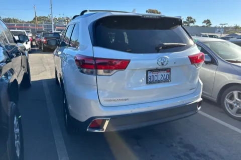 More photos of 2018 Toyota Highlander Limited at Mossy Toyota, CA