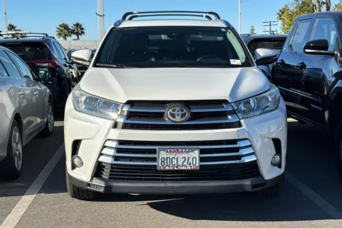 More photos of 2018 Toyota Highlander Limited at Mossy Toyota, CA
