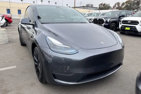 More photos of 2022 Tesla Model Y Long Range at Mossy Toyota, CA