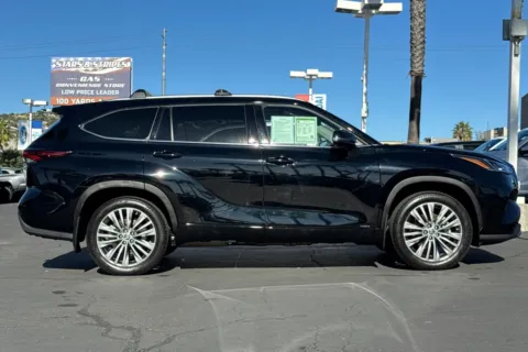 Another view of 2024 Toyota Highlander Hybrid Platinum for sale in San Diego, CA at Mossy Toyota