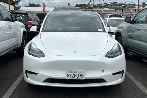 More photos of 2022 Tesla Model Y Performance at Mossy Toyota, CA