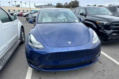 More photos of 2022 Tesla Model Y Long Range at Mossy Toyota, CA