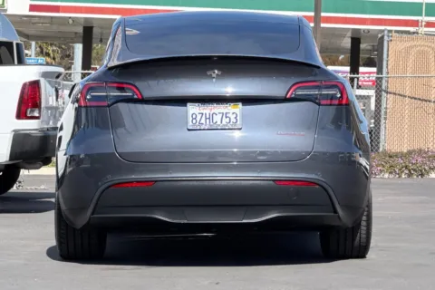 More photos of 2022 Tesla Model Y Performance at Mossy Toyota, CA