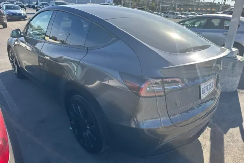 More photos of 2022 Tesla Model Y Performance at Mossy Toyota, CA