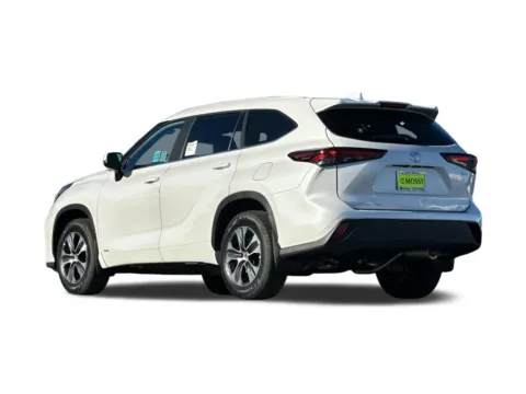 Another view of 2026 Toyota Highlander Hybrid XLE for sale in San Diego, CA at Mossy Toyota