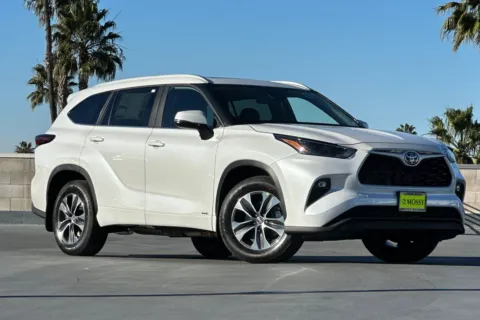 Photos of 2026 Toyota Highlander Hybrid XLE for sale in San Diego, CA at Mossy Toyota