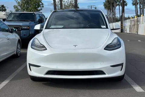 More photos of 2020 Tesla Model Y Long Range at Mossy Toyota, CA