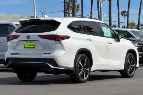 More photos of 2021 Toyota Highlander XSE at Mossy Toyota, CA