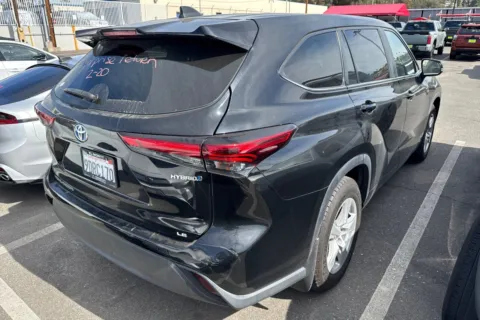 Another view of 2023 Toyota Highlander Hybrid LE for sale in San Diego, CA at Mossy Toyota