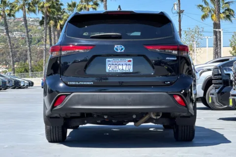 More photos of 2023 Toyota Highlander Hybrid LE at Mossy Toyota, CA