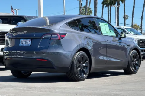 More photos of 2021 Tesla Model Y Long Range at Mossy Toyota, CA