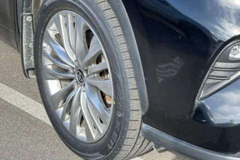 More photos of 2023 Toyota Highlander Platinum at Mossy Toyota, CA