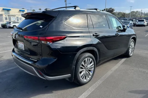 More photos of 2023 Toyota Highlander Platinum at Mossy Toyota, CA