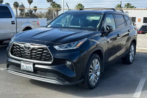Photos of 2023 Toyota Highlander Platinum for sale in San Diego, CA at Mossy Toyota