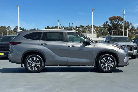 Another view of 2026 Toyota Highlander Hybrid XLE for sale in San Diego, CA at Mossy Toyota