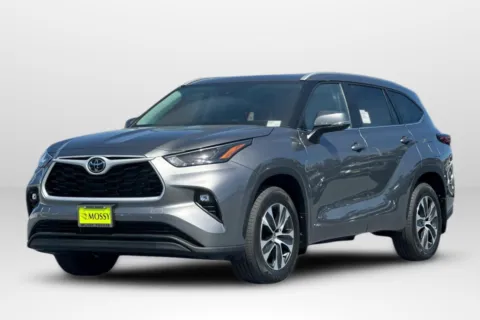 Black 2026 Toyota Highlander Hybrid XLE for sale in San Diego, CA