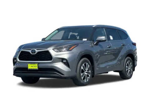 Black 2026 Toyota Highlander Hybrid XLE for sale in San Diego, CA