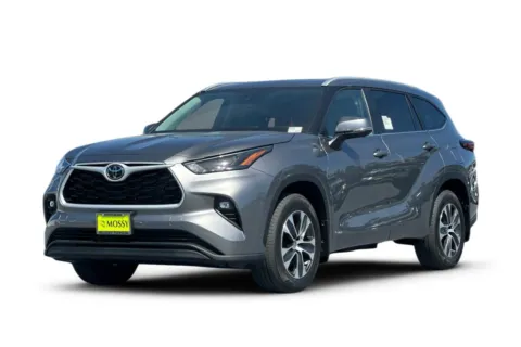 Black 2026 Toyota Highlander Hybrid XLE for sale in San Diego, CA