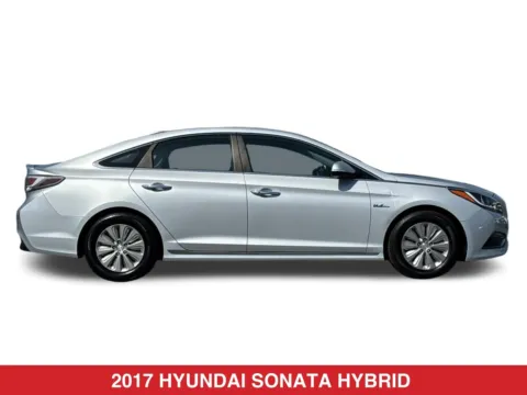 More photos of 2017 Hyundai Sonata Hybrid SE at Mossy Toyota, CA