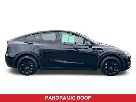 More photos of 2022 Tesla Model Y Long Range at Mossy Toyota, CA
