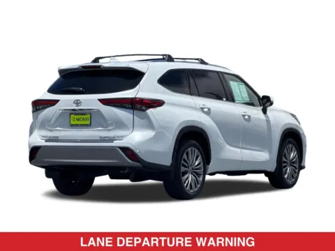 More photos of 2022 Toyota Highlander Platinum at Mossy Toyota, CA