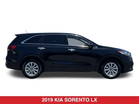 More photos of 2019 Kia Sorento LX at Mossy Toyota, CA