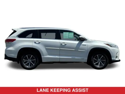 More photos of 2017 Toyota Highlander Hybrid XLE at Mossy Toyota, CA