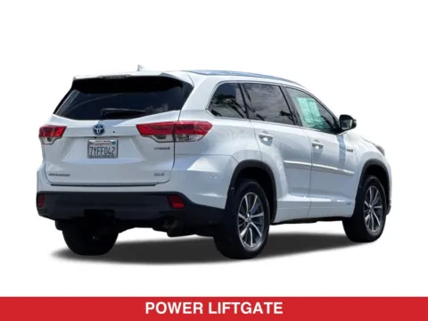 More photos of 2017 Toyota Highlander Hybrid XLE at Mossy Toyota, CA