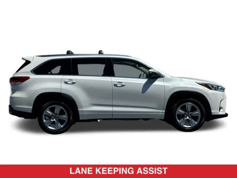 More photos of 2018 Toyota Highlander Limited at Mossy Toyota, CA