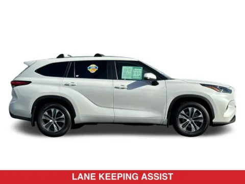 More photos of 2023 Toyota Highlander XLE at Mossy Toyota, CA