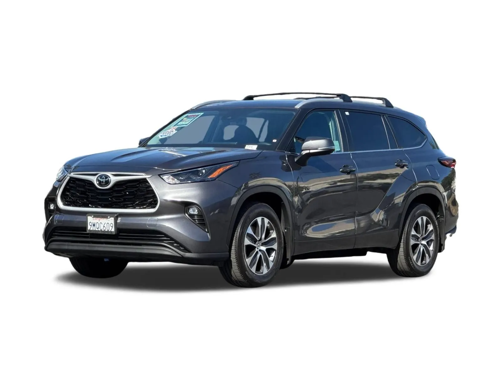 Gray 2024 Toyota Highlander XLE for sale in San Diego, CA