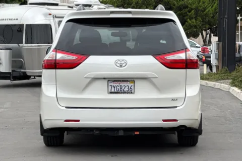 More photos of 2017 Toyota Sienna XLE at Mossy Toyota, CA