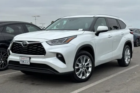 Photos of 2022 Toyota Highlander Limited for sale in San Diego, CA at Mossy Toyota