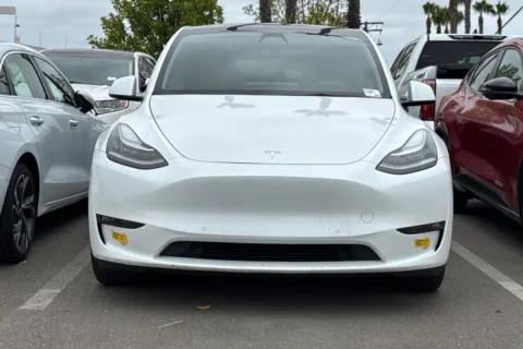 More photos of 2022 Tesla Model Y Long Range at Mossy Toyota, CA