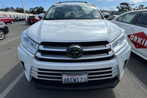More photos of 2019 Toyota Highlander XLE at Mossy Toyota, CA