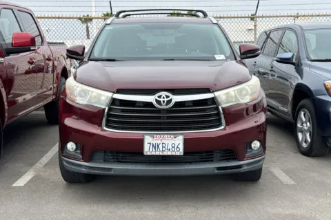 More photos of 2015 Toyota Highlander XLE V6 at Mossy Toyota, CA