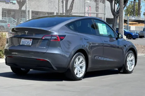 More photos of 2021 Tesla Model Y Long Range at Mossy Toyota, CA