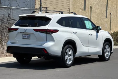 More photos of 2021 Toyota Highlander LE at Mossy Toyota, CA