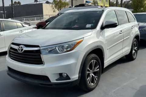 Photos of 2016 Toyota Highlander XLE V6 for sale in San Diego, CA at Mossy Toyota