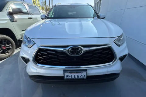 More photos of 2023 Toyota Highlander Limited at Mossy Toyota, CA